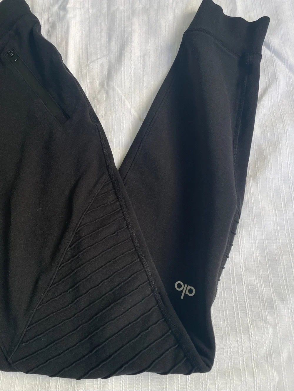 ALO Yoga Black Joggers size XS